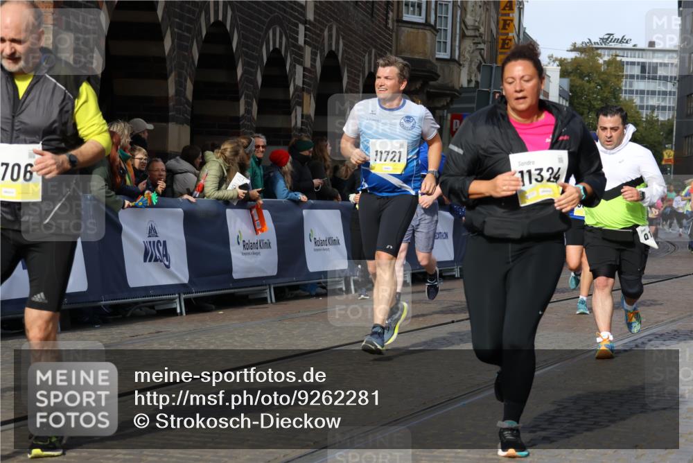 05.10.2025 - 20. swb-Marathon Bremen Strokosch-Dieckow http://msf.ph/oto/9262281 05.10.2025 11:06:36 Ziel 9178, 9357, 9619, 10239, 10699, 11027, 11324, 11605, 11706, 11721, 11746, 11747 meine-sportfotos.de