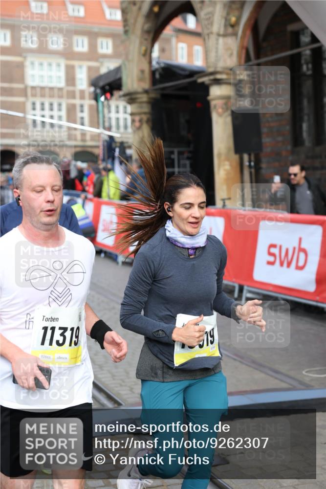 05.10.2025 - 20. swb-Marathon Bremen Yannick Fuchs http://msf.ph/oto/9262307 05.10.2025 10:49:32 Ziel 9206, 9233, 9435, 9555, 9708, 10118, 10381, 10519, 10673, 10715, 10735, 11319, 11487, 11598, 11672 meine-sportfotos.de