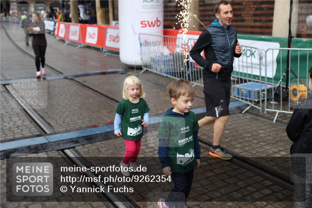 05.10.2025 - 20. swb-Marathon Bremen Yannick Fuchs http://msf.ph/oto/9262354 05.10.2025 15:24:06 Ziel  meine-sportfotos.de