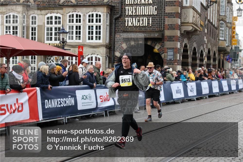 05.10.2025 - 20. swb-Marathon Bremen Yannick Fuchs http://msf.ph/oto/9262369 05.10.2025 11:22:32 Ziel 9513, 10700 meine-sportfotos.de