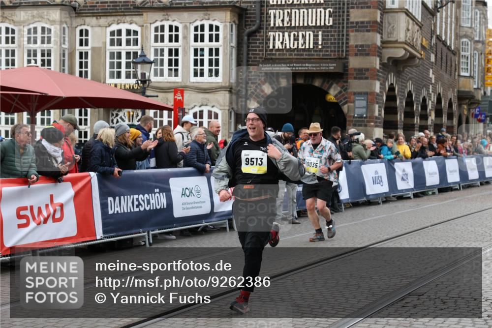 05.10.2025 - 20. swb-Marathon Bremen Yannick Fuchs http://msf.ph/oto/9262386 05.10.2025 11:22:33 Ziel 9513, 10700 meine-sportfotos.de