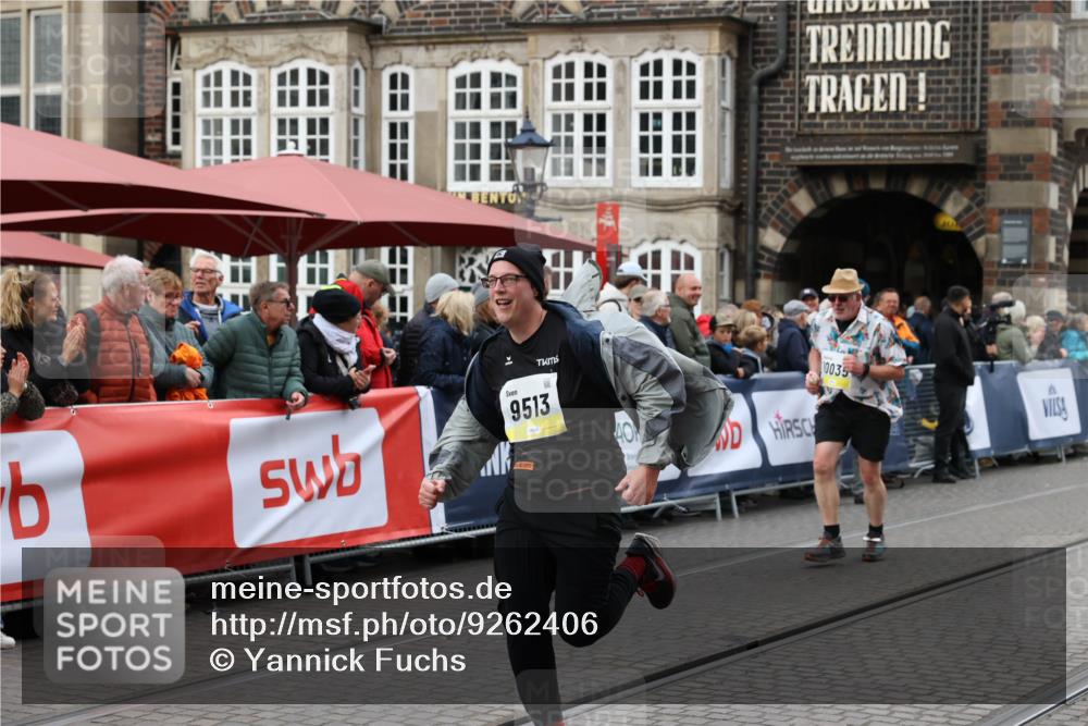 05.10.2025 - 20. swb-Marathon Bremen Yannick Fuchs http://msf.ph/oto/9262406 05.10.2025 11:22:33 Ziel 9513, 10700 meine-sportfotos.de