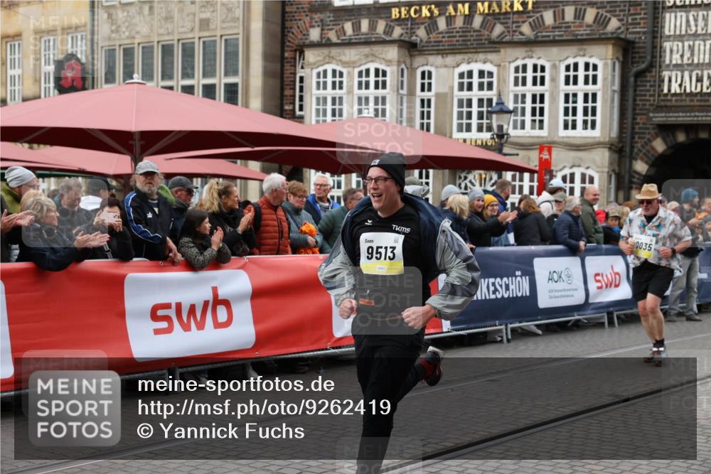 05.10.2025 - 20. swb-Marathon Bremen Yannick Fuchs http://msf.ph/oto/9262419 05.10.2025 11:22:33 Ziel 9513, 10700 meine-sportfotos.de