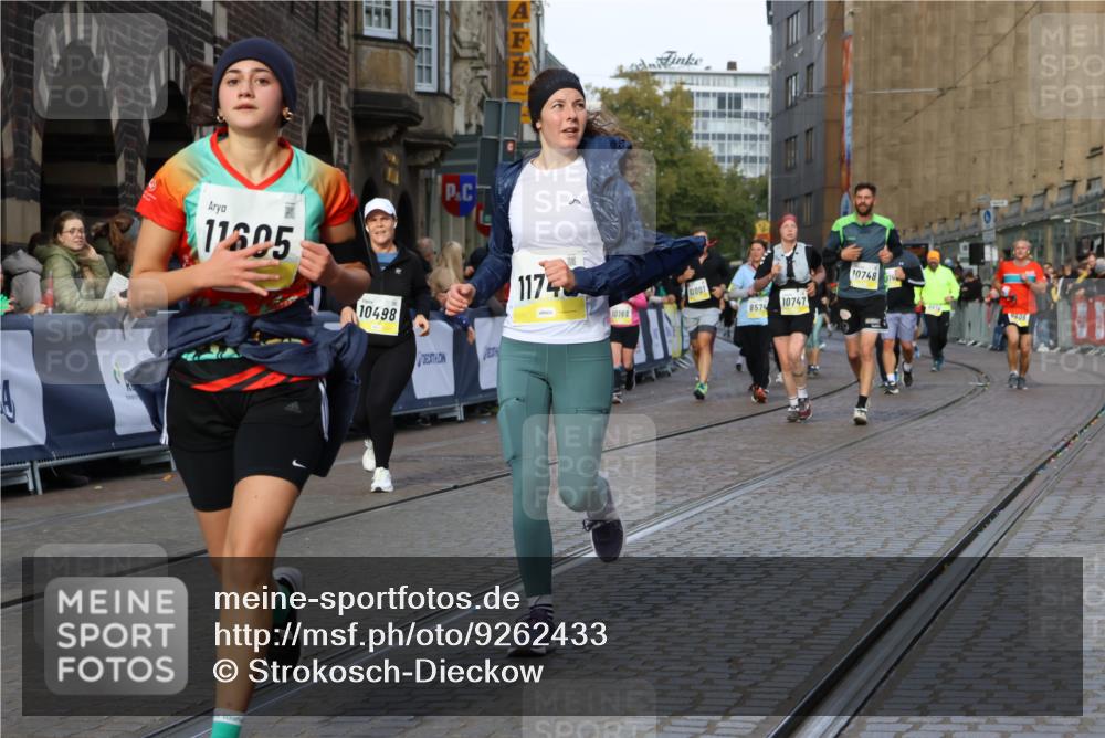 05.10.2025 - 20. swb-Marathon Bremen Strokosch-Dieckow http://msf.ph/oto/9262433 05.10.2025 11:06:40 Ziel 9178, 9357, 9619, 10001, 10239, 10498, 10747, 10748, 10937, 11027, 11565, 11605, 11721, 11746, 11747 meine-sportfotos.de