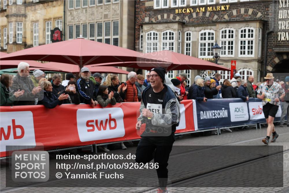 05.10.2025 - 20. swb-Marathon Bremen Yannick Fuchs http://msf.ph/oto/9262436 05.10.2025 11:22:33 Ziel 9513, 10700 meine-sportfotos.de