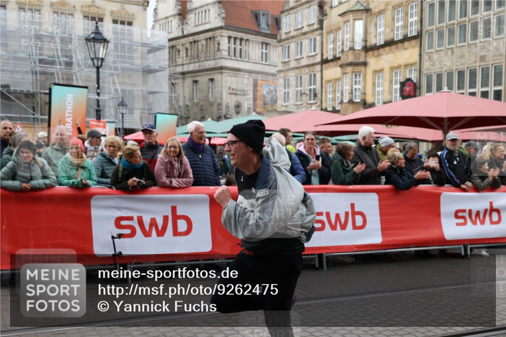 05.10.2025 - 20. swb-Marathon Bremen Yannick Fuchs http://msf.ph/oto/9262475 05.10.2025 11:22:34 Ziel 9513, 10700 meine-sportfotos.de