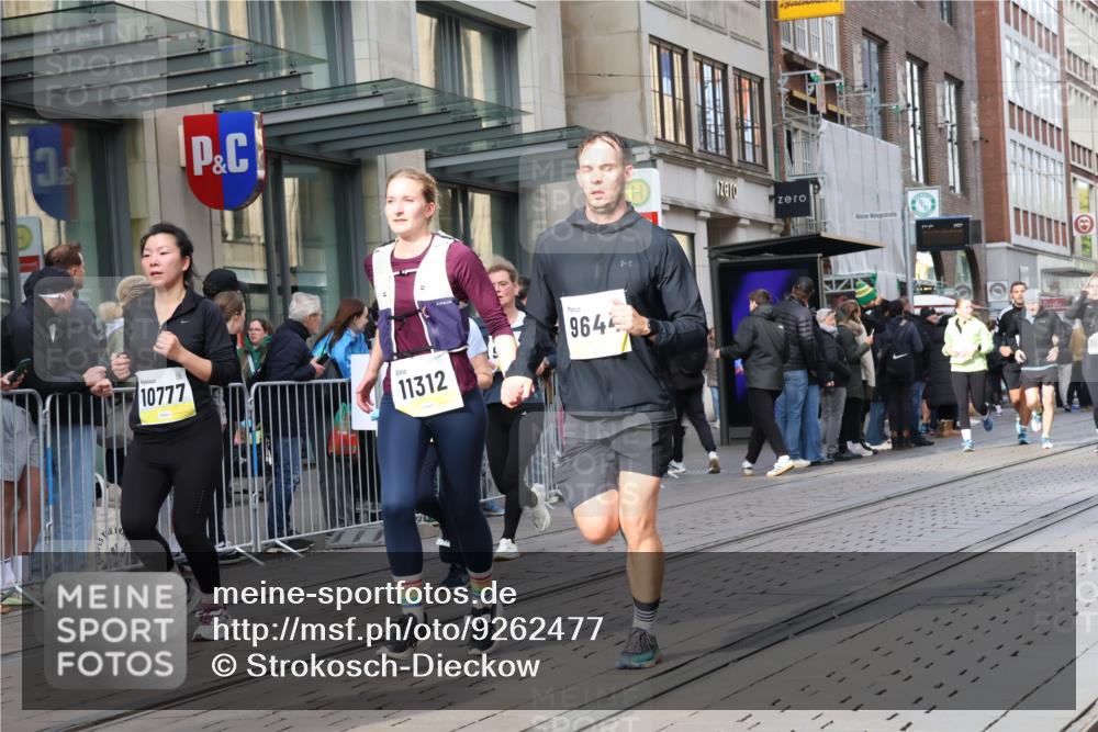 05.10.2025 - 20. swb-Marathon Bremen Strokosch-Dieckow http://msf.ph/oto/9262477 05.10.2025 11:02:39 Ziel 9229, 9300, 9331, 9593, 9644, 9661, 9662, 9846, 9893, 10129, 10167, 10185, 10207, 10656, 10734, 10777, 10803, 10804, 10876, 10940, 10996, 11087, 11193, 11312, 11376, 11504, 11576, 11667, 11668, 11682, 11735, 9229, 9300, 9331, 9593, 9644, 9661, 9662, 9846, 9893, 10129, 10167, 10185, 10207, 10656, 10734, 10777, 10803, 10804, 10876, 10940, 10996, 11087, 11193, 11312, 11376, 11504, 11682, 11735 meine-sportfotos.de