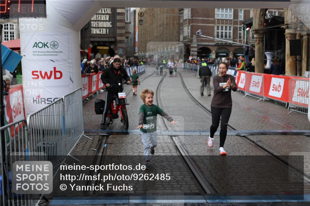 05.10.2025 - 20. swb-Marathon Bremen Yannick Fuchs http://msf.ph/oto/9262485 05.10.2025 15:24:07 Ziel  meine-sportfotos.de