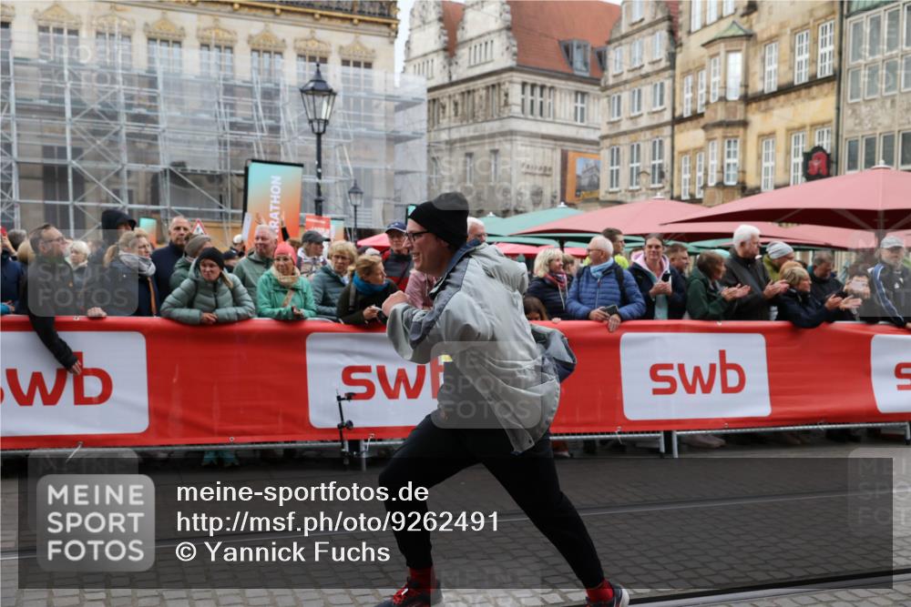 05.10.2025 - 20. swb-Marathon Bremen Yannick Fuchs http://msf.ph/oto/9262491 05.10.2025 11:22:34 Ziel 9513, 10700 meine-sportfotos.de