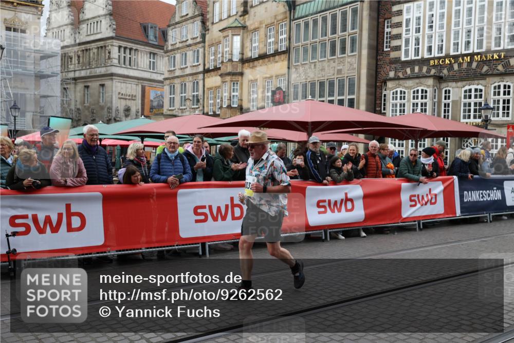 05.10.2025 - 20. swb-Marathon Bremen Yannick Fuchs http://msf.ph/oto/9262562 05.10.2025 11:22:36 Ziel 9513 meine-sportfotos.de