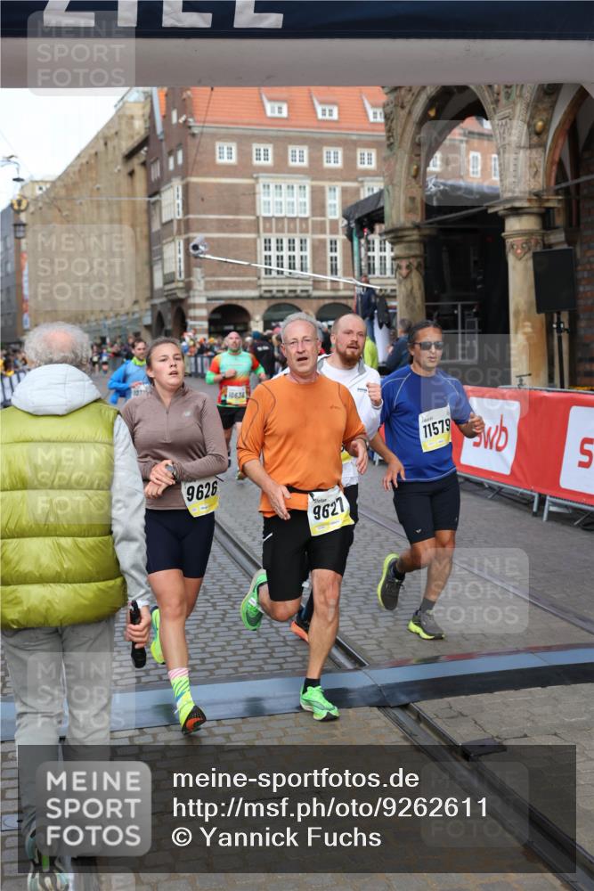 05.10.2025 - 20. swb-Marathon Bremen Yannick Fuchs http://msf.ph/oto/9262611 05.10.2025 10:49:40 Ziel 9233, 9555, 9626, 9627, 10381, 10636, 10673, 10712, 10888, 11487, 11579 meine-sportfotos.de