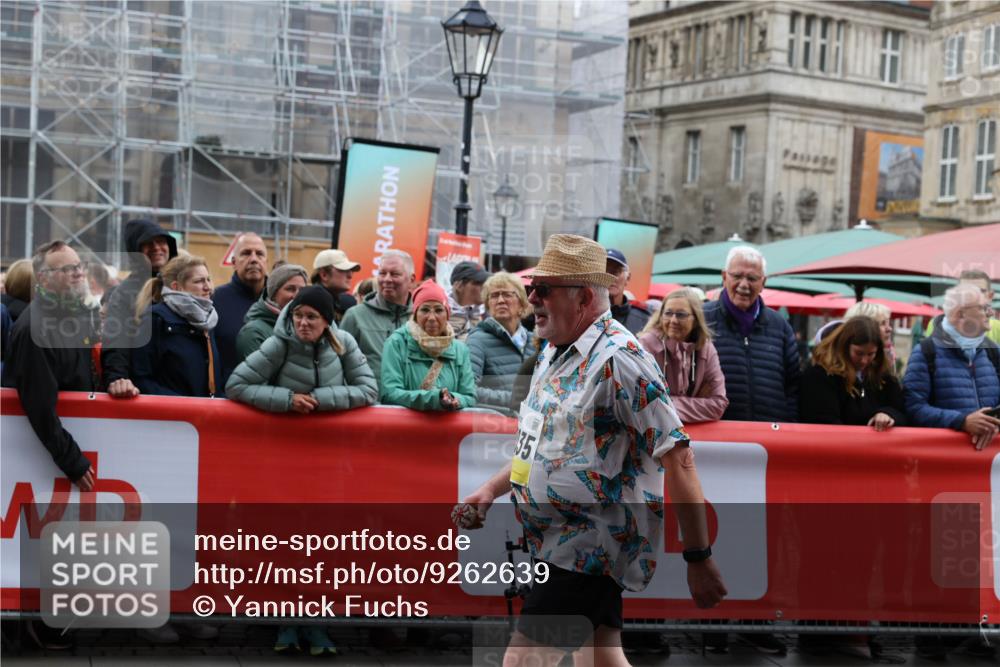 05.10.2025 - 20. swb-Marathon Bremen Yannick Fuchs http://msf.ph/oto/9262639 05.10.2025 11:22:37 Ziel 9513 meine-sportfotos.de