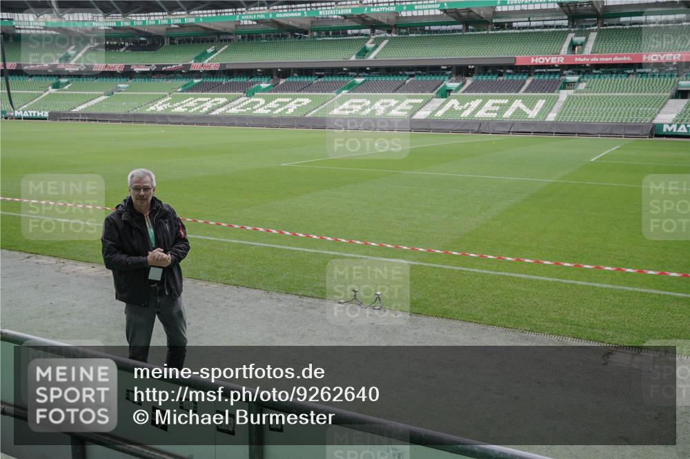 05.10.2025 - 20. swb-Marathon Bremen Michael Burmester http://msf.ph/oto/9262640 05.10.2025 11:30:17 Laufen im Stadion  meine-sportfotos.de