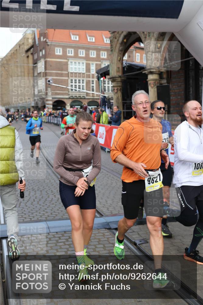 05.10.2025 - 20. swb-Marathon Bremen Yannick Fuchs http://msf.ph/oto/9262644 05.10.2025 10:49:41 Ziel 9233, 9626, 9627, 10381, 10636, 10712, 10888, 11487, 11579 meine-sportfotos.de