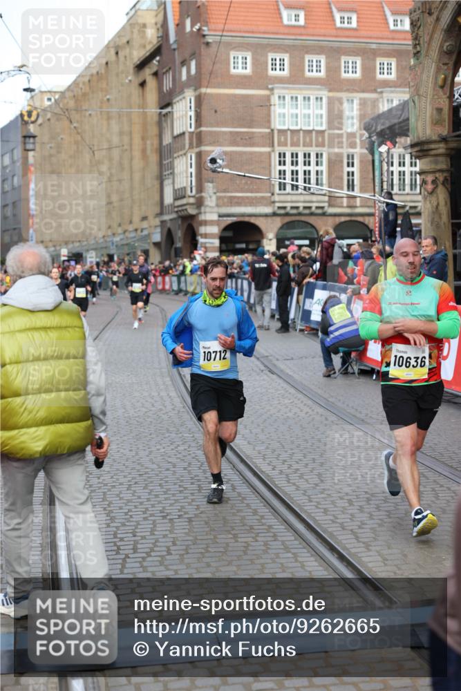 05.10.2025 - 20. swb-Marathon Bremen Yannick Fuchs http://msf.ph/oto/9262665 05.10.2025 10:49:42 Ziel 9626, 9627, 10381, 10636, 10712, 10888, 11579 meine-sportfotos.de