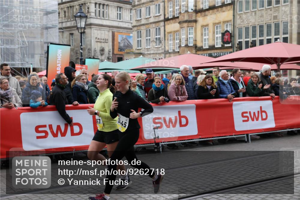 05.10.2025 - 20. swb-Marathon Bremen Yannick Fuchs http://msf.ph/oto/9262718 05.10.2025 11:22:48 Ziel 9445, 9857, 10035 meine-sportfotos.de
