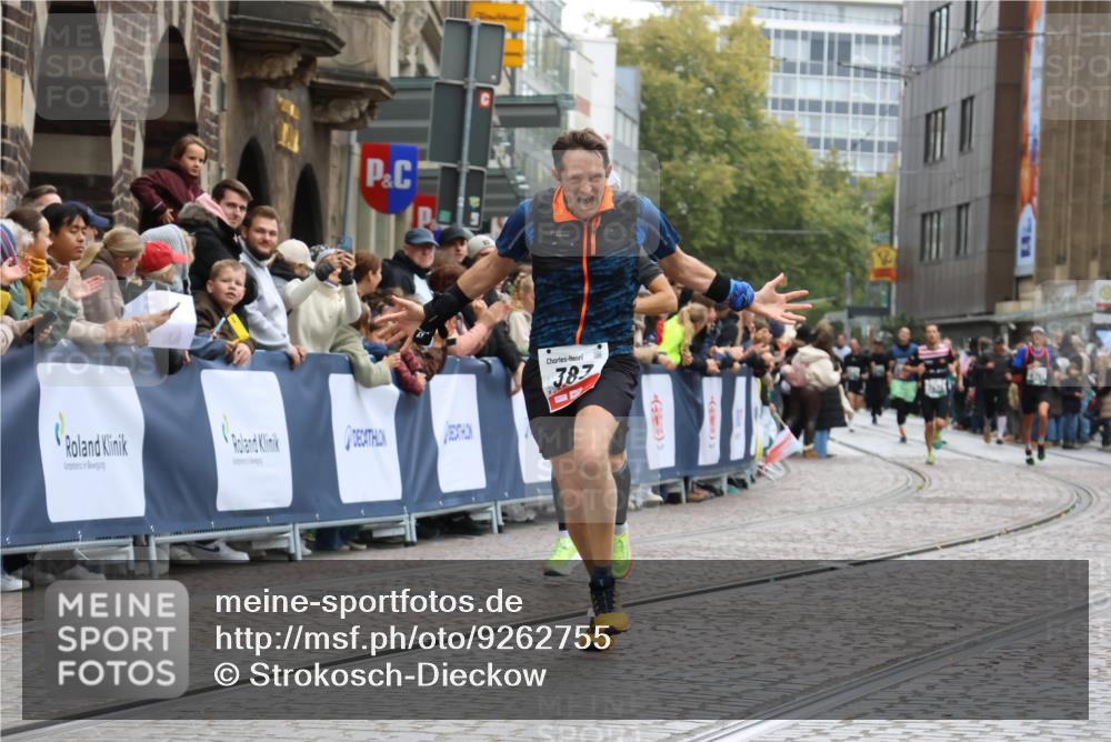 05.10.2025 - 20. swb-Marathon Bremen Strokosch-Dieckow http://msf.ph/oto/9262755 05.10.2025 12:58:15 Ziel 383, 1329, 1520, 3294 meine-sportfotos.de