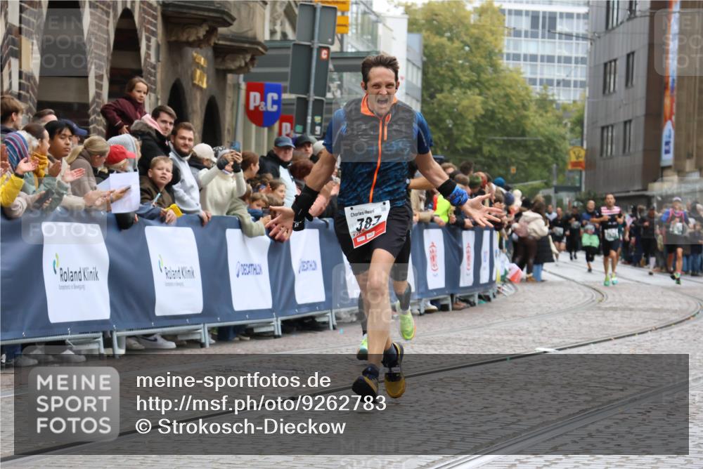 05.10.2025 - 20. swb-Marathon Bremen Strokosch-Dieckow http://msf.ph/oto/9262783 05.10.2025 12:58:15 Ziel 383, 1329, 1520, 3294 meine-sportfotos.de
