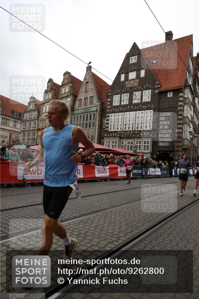 05.10.2025 - 20. swb-Marathon Bremen Yannick Fuchs http://msf.ph/oto/9262800 05.10.2025 11:23:14 Ziel 9808 meine-sportfotos.de