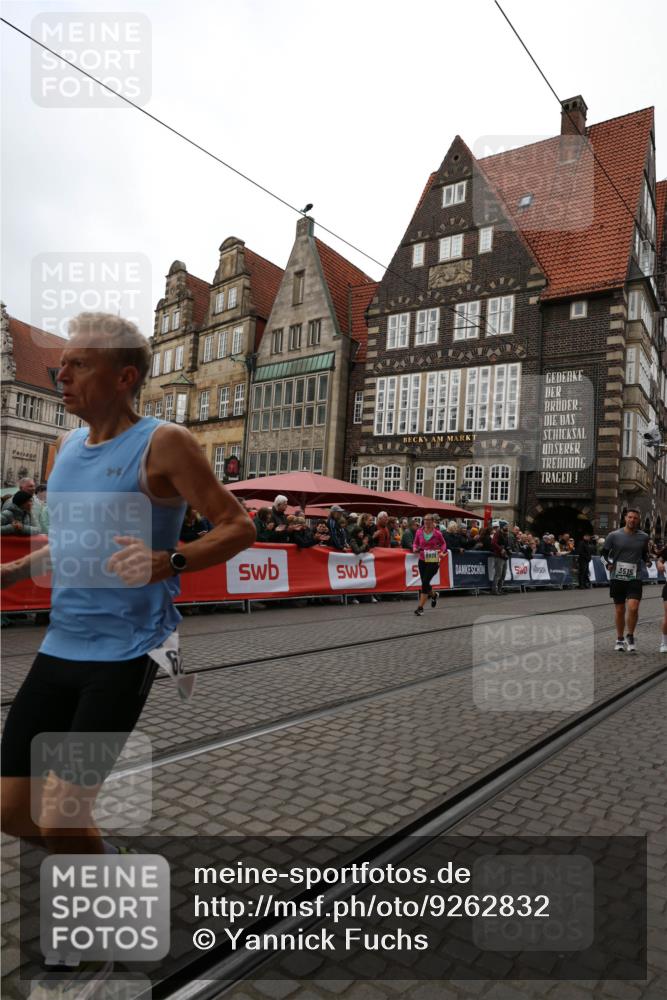 05.10.2025 - 20. swb-Marathon Bremen Yannick Fuchs http://msf.ph/oto/9262832 05.10.2025 11:23:14 Ziel 9808 meine-sportfotos.de