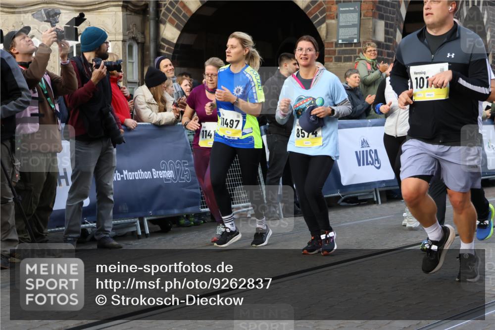 05.10.2025 - 20. swb-Marathon Bremen Strokosch-Dieckow http://msf.ph/oto/9262837 05.10.2025 11:06:50 Ziel 8574, 9321, 9605, 9826, 9942, 9976, 10001, 10148, 10168, 10580, 10747, 10748, 10937, 11355, 11389, 11414, 11497, 11622 meine-sportfotos.de