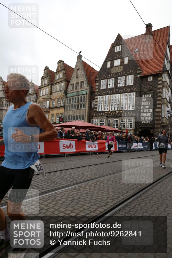 05.10.2025 - 20. swb-Marathon Bremen Yannick Fuchs http://msf.ph/oto/9262841 05.10.2025 11:23:14 Ziel 9808 meine-sportfotos.de