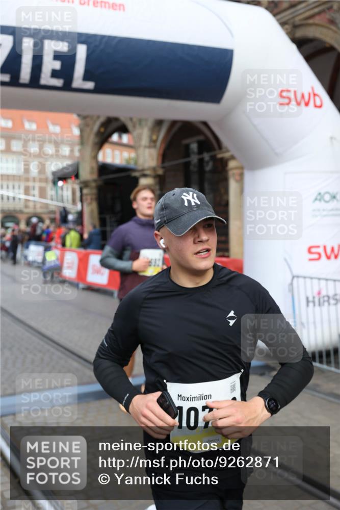 05.10.2025 - 20. swb-Marathon Bremen Yannick Fuchs http://msf.ph/oto/9262871 05.10.2025 10:49:50 Ziel 9452, 10170, 10726, 10873, 11692 meine-sportfotos.de