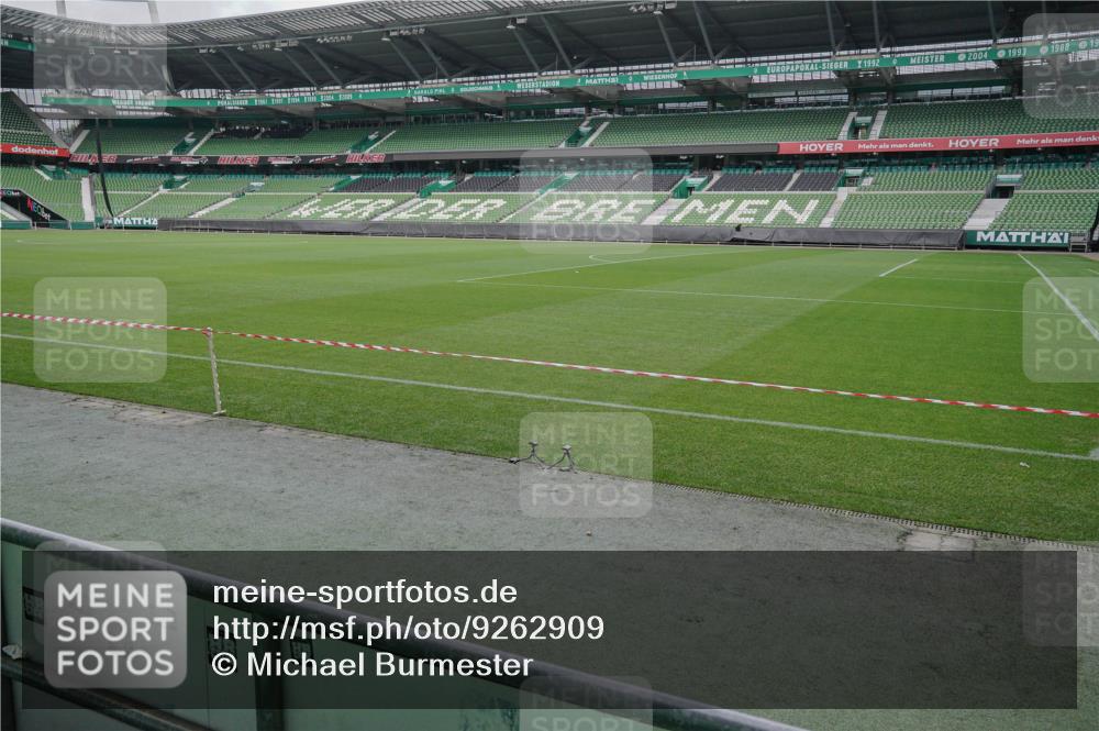 05.10.2025 - 20. swb-Marathon Bremen Michael Burmester http://msf.ph/oto/9262909 05.10.2025 11:48:05 Laufen im Stadion  meine-sportfotos.de
