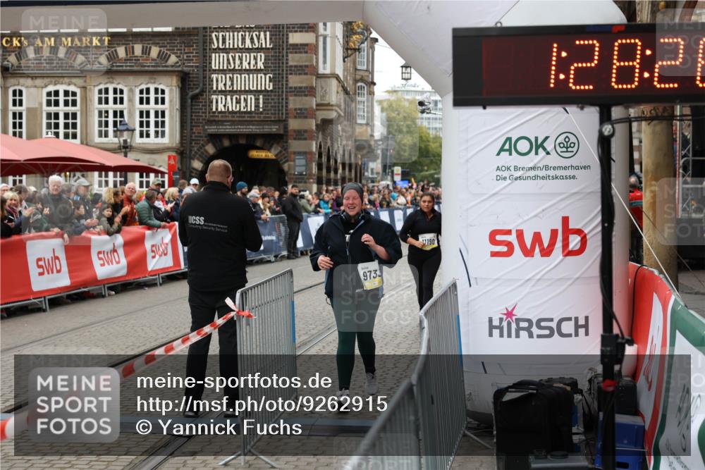 05.10.2025 - 20. swb-Marathon Bremen Yannick Fuchs http://msf.ph/oto/9262915 05.10.2025 11:24:24 Ziel 9733, 11190 meine-sportfotos.de