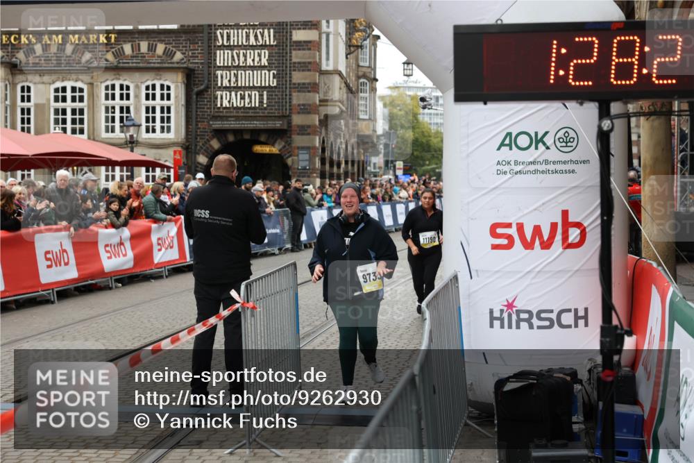 05.10.2025 - 20. swb-Marathon Bremen Yannick Fuchs http://msf.ph/oto/9262930 05.10.2025 11:24:24 Ziel 9733, 11190 meine-sportfotos.de