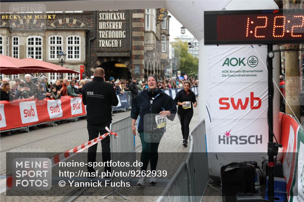 05.10.2025 - 20. swb-Marathon Bremen Yannick Fuchs http://msf.ph/oto/9262939 05.10.2025 11:24:25 Ziel 9733, 11190 meine-sportfotos.de
