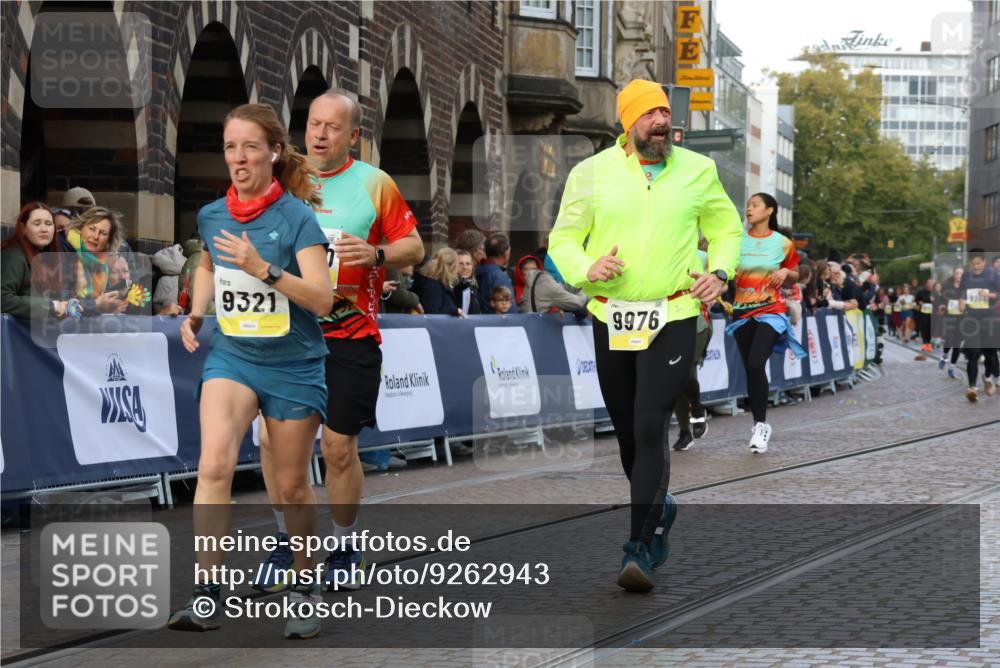 05.10.2025 - 20. swb-Marathon Bremen Strokosch-Dieckow http://msf.ph/oto/9262943 05.10.2025 11:06:53 Ziel 8574, 9321, 9605, 9826, 9942, 9976, 10396, 10580, 11355, 11389, 11414, 11497, 11622 meine-sportfotos.de