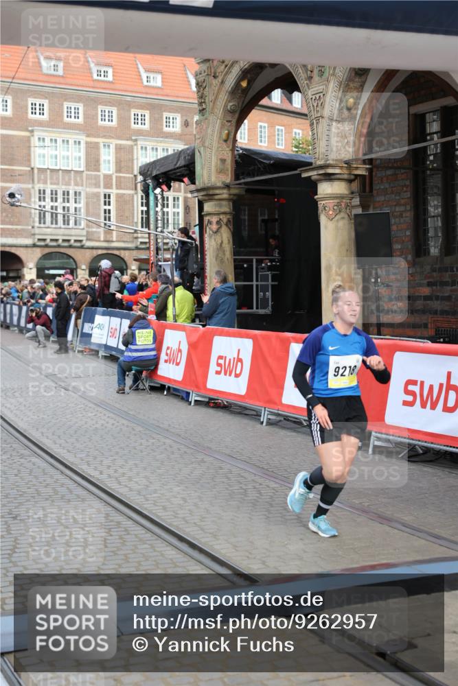 05.10.2025 - 20. swb-Marathon Bremen Yannick Fuchs http://msf.ph/oto/9262957 05.10.2025 10:49:55 Ziel 9218, 9369, 9452, 9696, 9761, 9889, 10346, 10726, 10781, 11091, 11692 meine-sportfotos.de