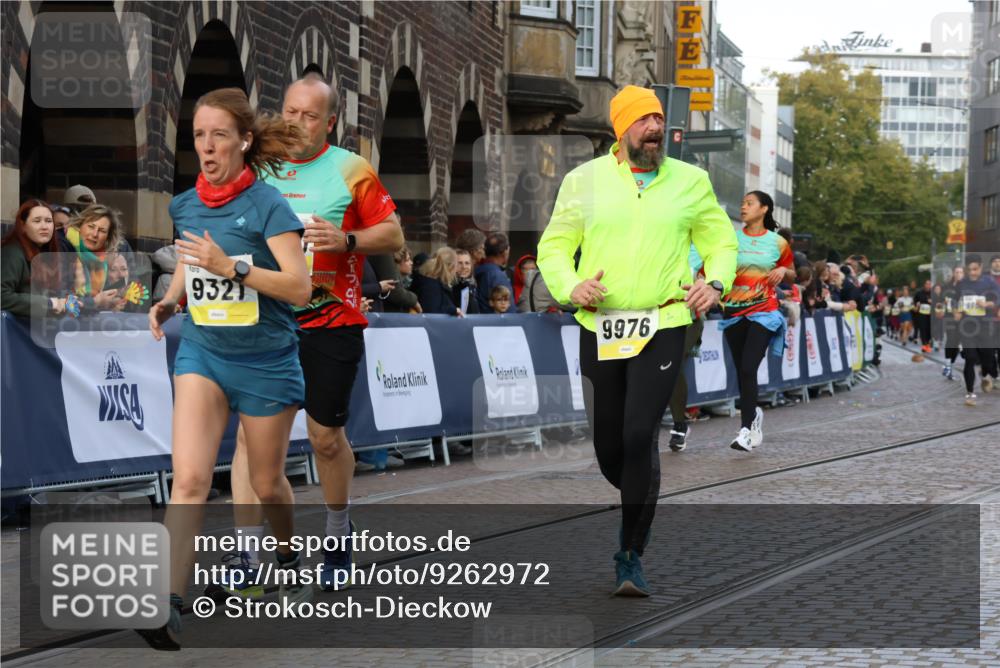 05.10.2025 - 20. swb-Marathon Bremen Strokosch-Dieckow http://msf.ph/oto/9262972 05.10.2025 11:06:53 Ziel 8574, 9321, 9605, 9826, 9942, 9976, 10396, 10580, 11355, 11389, 11414, 11497, 11622 meine-sportfotos.de