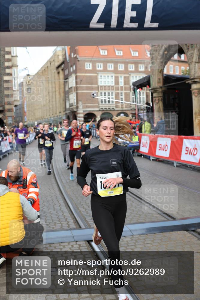 05.10.2025 - 20. swb-Marathon Bremen Yannick Fuchs http://msf.ph/oto/9262989 05.10.2025 10:49:55 Ziel 9218, 9369, 9452, 9696, 9761, 9889, 10346, 10726, 10781, 11091, 11692 meine-sportfotos.de