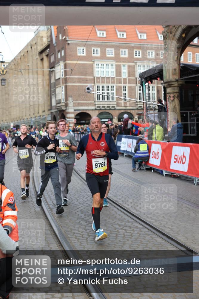 05.10.2025 - 20. swb-Marathon Bremen Yannick Fuchs http://msf.ph/oto/9263036 05.10.2025 10:49:56 Ziel 9218, 9369, 9452, 9696, 9761, 9889, 10346, 10726, 10781, 11091, 11692 meine-sportfotos.de