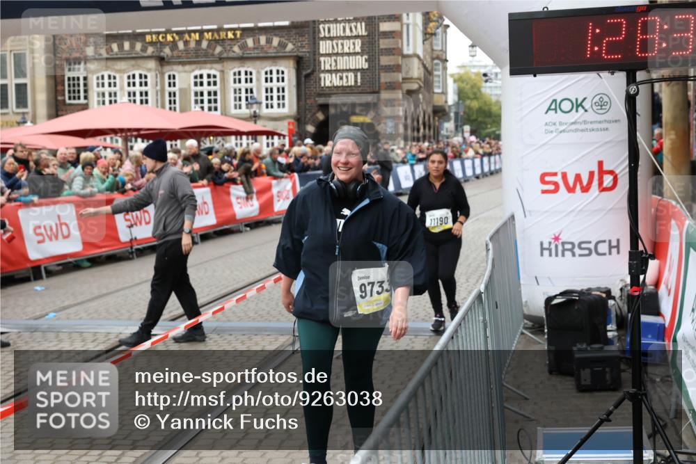 05.10.2025 - 20. swb-Marathon Bremen Yannick Fuchs http://msf.ph/oto/9263038 05.10.2025 11:24:28 Ziel 9733, 11190 meine-sportfotos.de