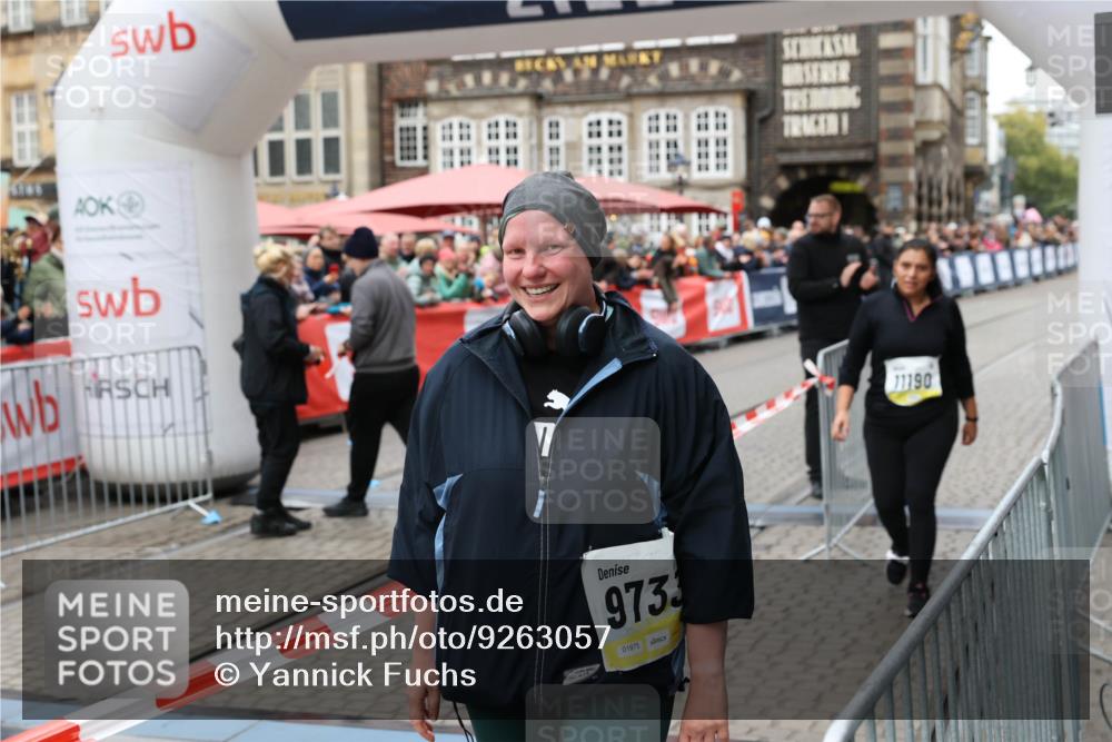 05.10.2025 - 20. swb-Marathon Bremen Yannick Fuchs http://msf.ph/oto/9263057 05.10.2025 11:24:29 Ziel 9733, 11190 meine-sportfotos.de