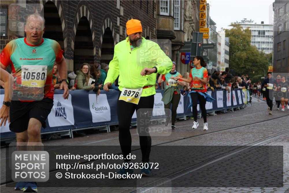 05.10.2025 - 20. swb-Marathon Bremen Strokosch-Dieckow http://msf.ph/oto/9263072 05.10.2025 11:06:54 Ziel 8574, 9321, 9826, 9942, 9976, 10396, 10580, 11131, 11355, 11389, 11414, 11497, 11622 meine-sportfotos.de