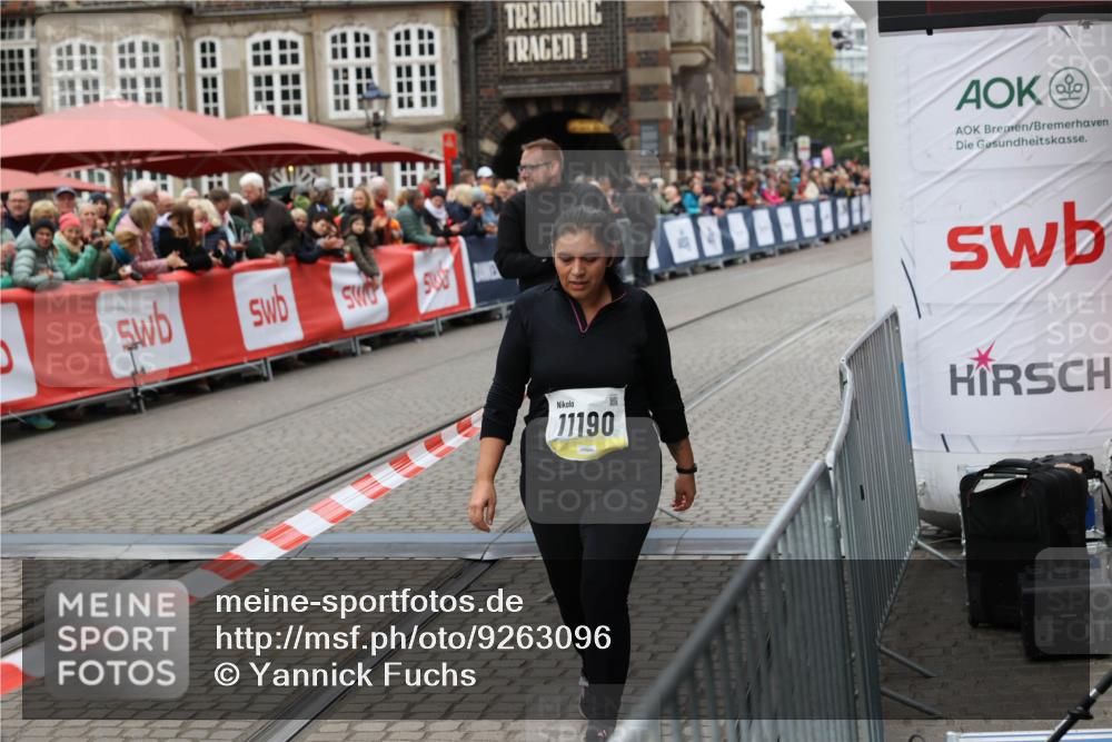 05.10.2025 - 20. swb-Marathon Bremen Yannick Fuchs http://msf.ph/oto/9263096 05.10.2025 11:24:30 Ziel 9733, 11190 meine-sportfotos.de