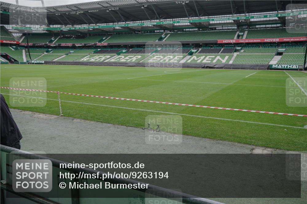 05.10.2025 - 20. swb-Marathon Bremen Michael Burmester http://msf.ph/oto/9263194 05.10.2025 11:51:47 Laufen im Stadion 1040, 11703 meine-sportfotos.de