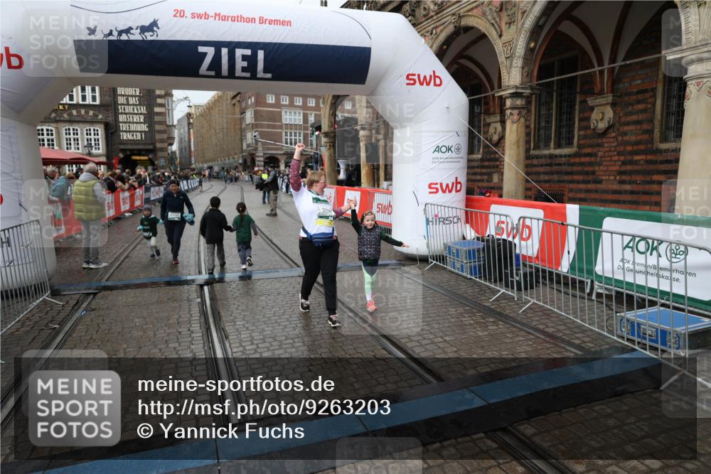 05.10.2025 - 20. swb-Marathon Bremen Yannick Fuchs http://msf.ph/oto/9263203 05.10.2025 15:24:22 Ziel  meine-sportfotos.de