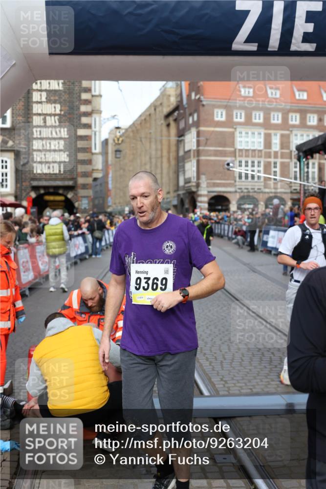 05.10.2025 - 20. swb-Marathon Bremen Yannick Fuchs http://msf.ph/oto/9263204 05.10.2025 10:50:00 Ziel 9218, 9369, 9696, 9761, 9889, 10159, 10346, 10781, 11091, 11642, 11749 meine-sportfotos.de
