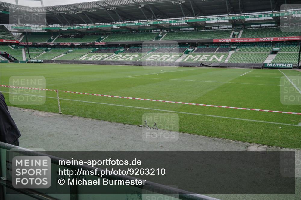 05.10.2025 - 20. swb-Marathon Bremen Michael Burmester http://msf.ph/oto/9263210 05.10.2025 11:51:48 Laufen im Stadion 1040, 11703 meine-sportfotos.de