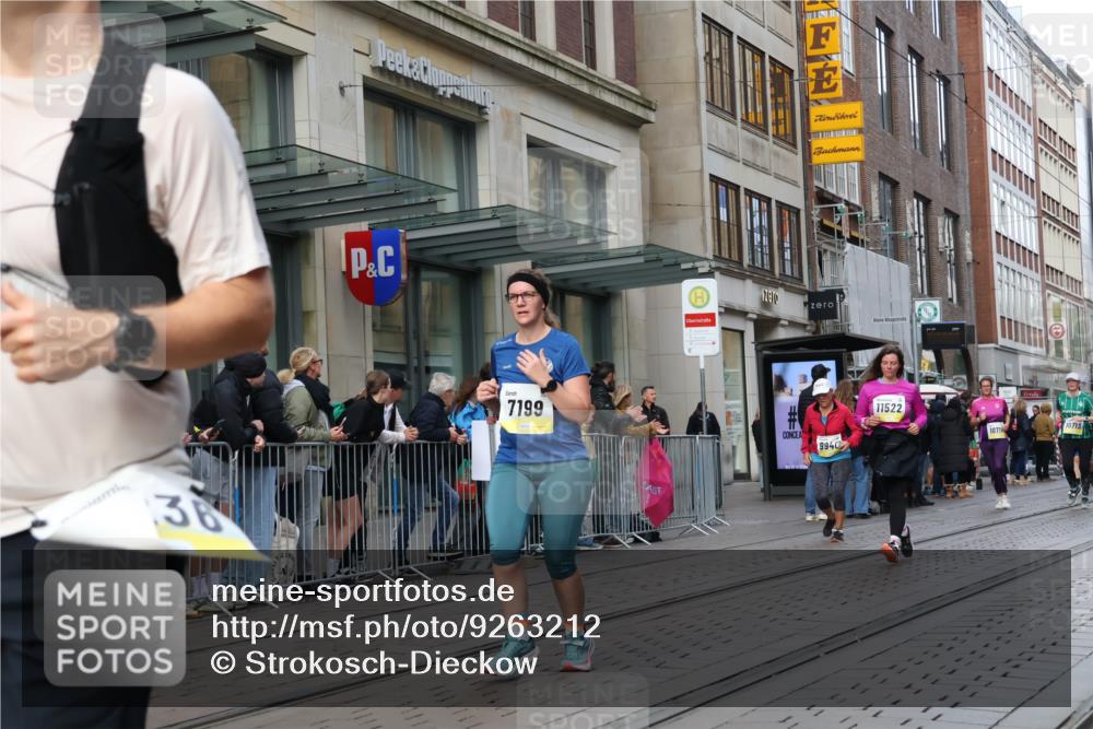 05.10.2025 - 20. swb-Marathon Bremen Strokosch-Dieckow http://msf.ph/oto/9263212 05.10.2025 11:03:13 Ziel 7199, 7776, 9224, 9225, 9308, 9315, 9486, 9498, 9850, 9940, 10213, 10297, 10446, 10478, 10603, 10604, 10711, 10713, 10963, 10995, 11103, 11124, 11150, 11236, 11467, 11502, 11522, 11589, 7199, 7776, 9224, 9225, 9308, 9315, 9486, 9498, 9850, 9940, 10213, 10297, 10446, 10478, 10603, 10604, 10711, 10713, 10963, 10995, 11103, 11124, 11150, 11236, 11467, 11502, 11522, 11589 meine-sportfotos.de