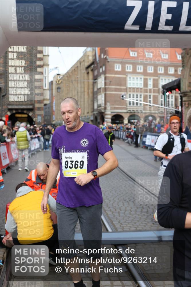 05.10.2025 - 20. swb-Marathon Bremen Yannick Fuchs http://msf.ph/oto/9263214 05.10.2025 10:50:00 Ziel 9218, 9369, 9696, 9761, 9889, 10159, 10346, 10781, 11091, 11642, 11749 meine-sportfotos.de