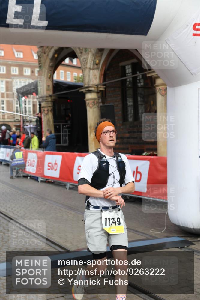 05.10.2025 - 20. swb-Marathon Bremen Yannick Fuchs http://msf.ph/oto/9263222 05.10.2025 10:50:01 Ziel 9218, 9369, 9696, 9761, 9889, 10159, 10346, 10781, 10946, 11091, 11642, 11749 meine-sportfotos.de