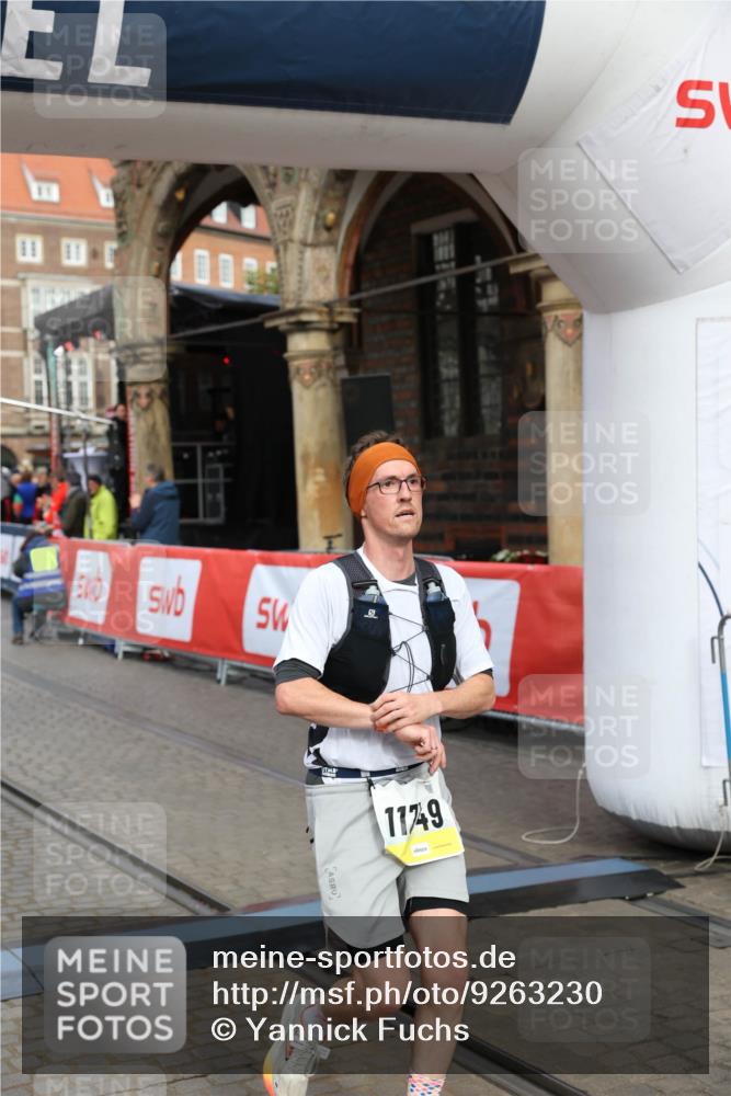 05.10.2025 - 20. swb-Marathon Bremen Yannick Fuchs http://msf.ph/oto/9263230 05.10.2025 10:50:01 Ziel 9218, 9369, 9696, 9761, 9889, 10159, 10346, 10781, 10946, 11091, 11642, 11749 meine-sportfotos.de