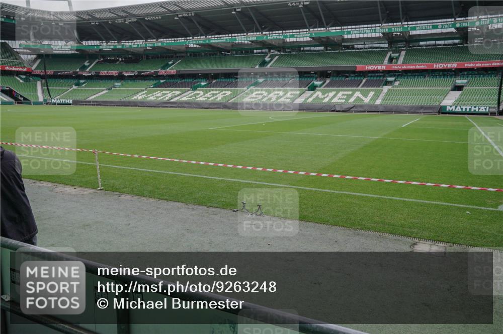 05.10.2025 - 20. swb-Marathon Bremen Michael Burmester http://msf.ph/oto/9263248 05.10.2025 11:51:50 Laufen im Stadion 1040, 11703 meine-sportfotos.de