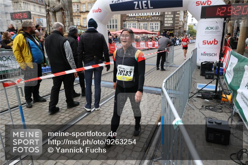 05.10.2025 - 20. swb-Marathon Bremen Yannick Fuchs http://msf.ph/oto/9263254 05.10.2025 11:25:15 Ziel 10133 meine-sportfotos.de